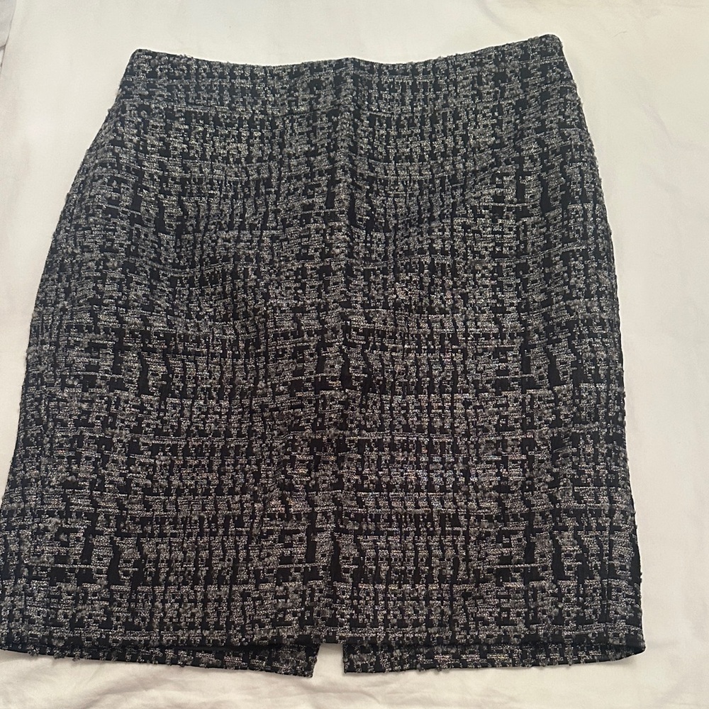 Ann Taylor Black, Gray and Silver Shimmer Patterned Pencil Skirt